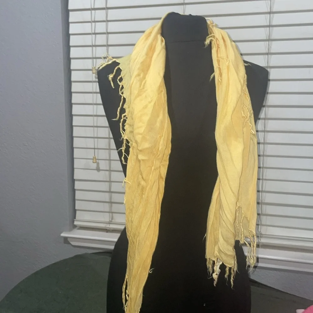Assorted scarves - Picture 4 of 5